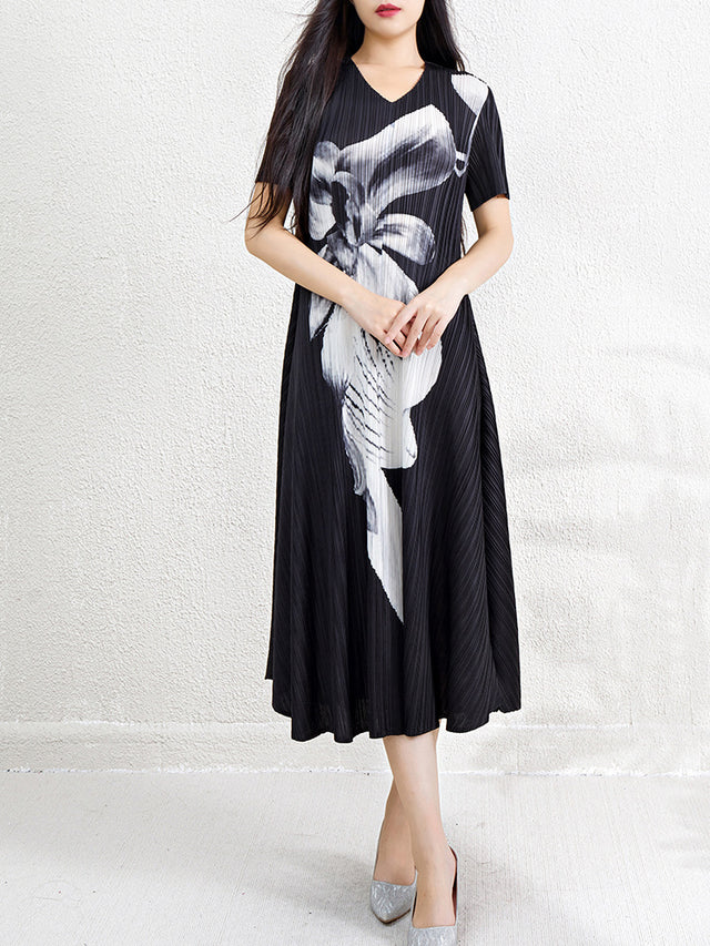 Pleated Floral Relaxed Fit Maxi Dress